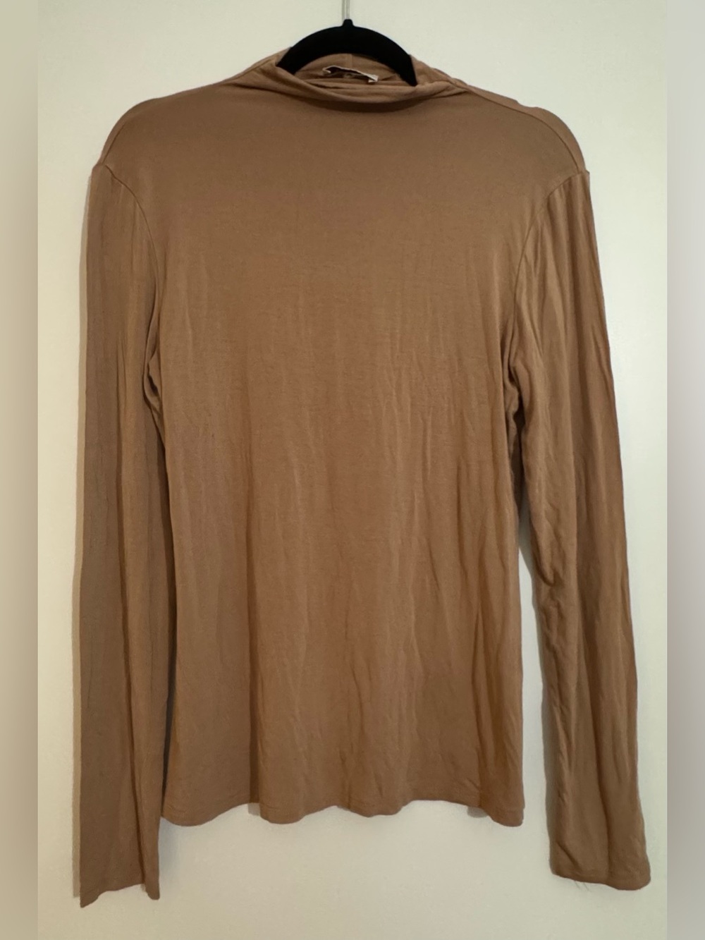 NWOT Babaton by Aritzia Long Sleeve Crew Neck Top Size Large Beige